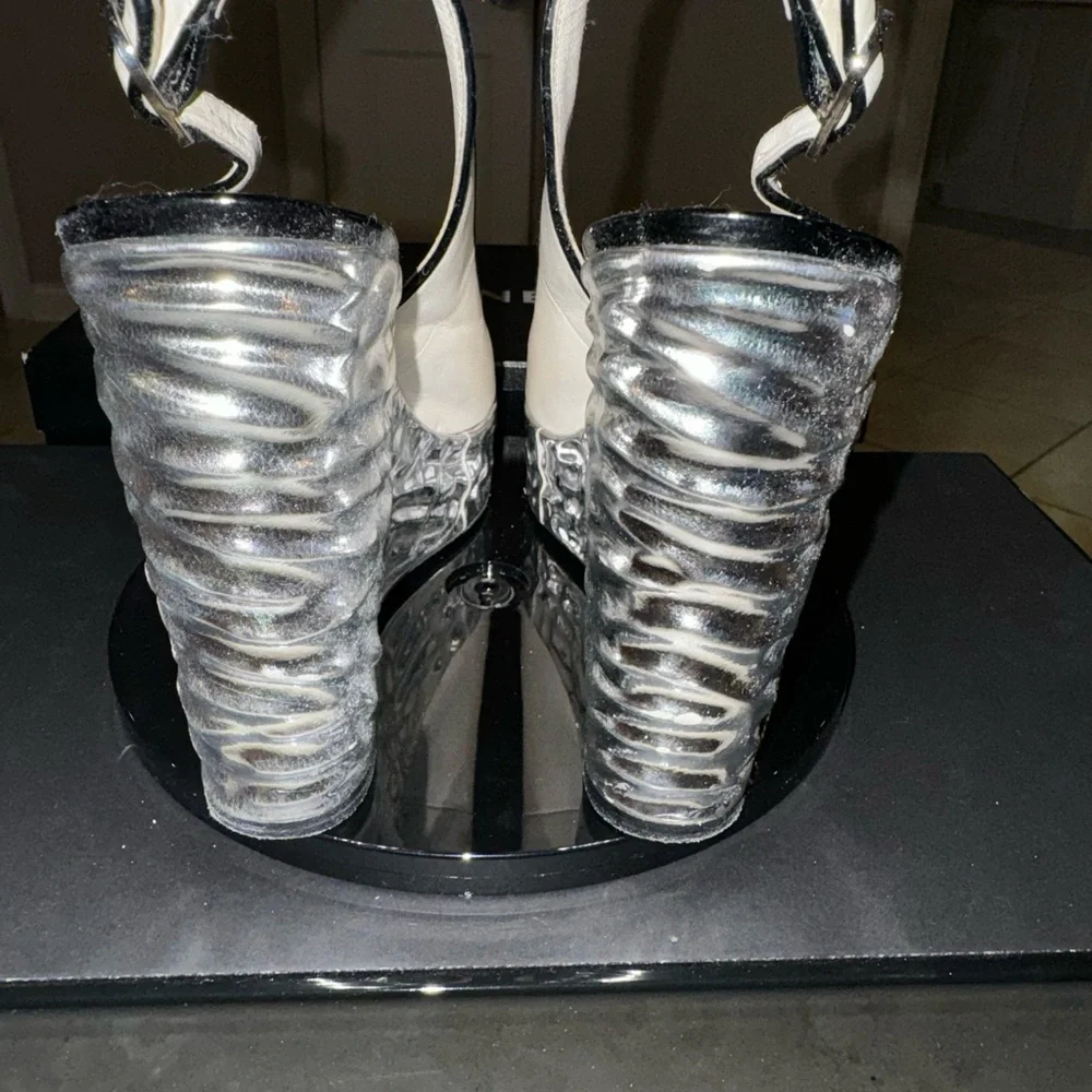 Stylish Black and White Wedge Heels - Picture 3 of 7